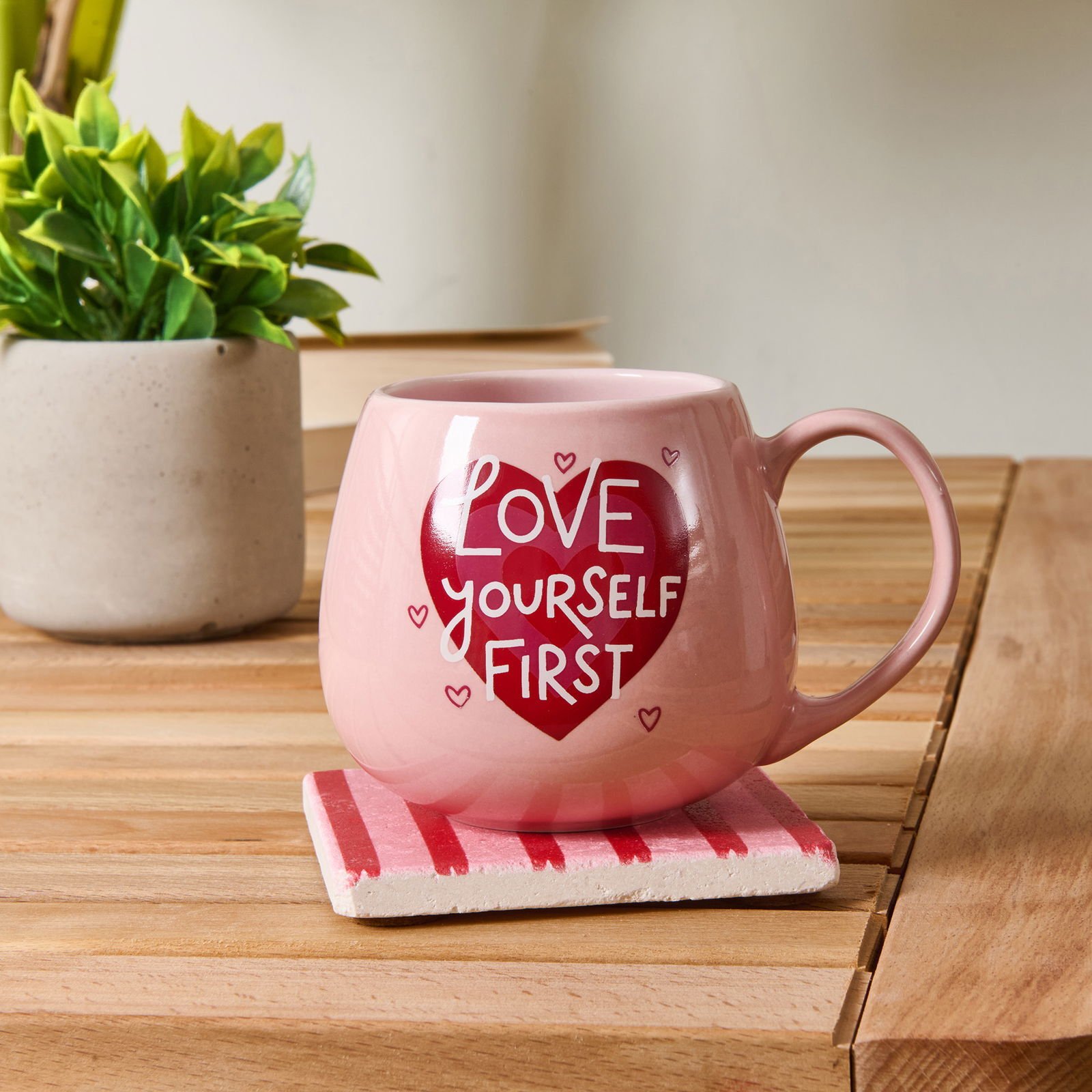 Kitchen Love Yourself First Sloganlı Kupa - Pembe - 310 ml