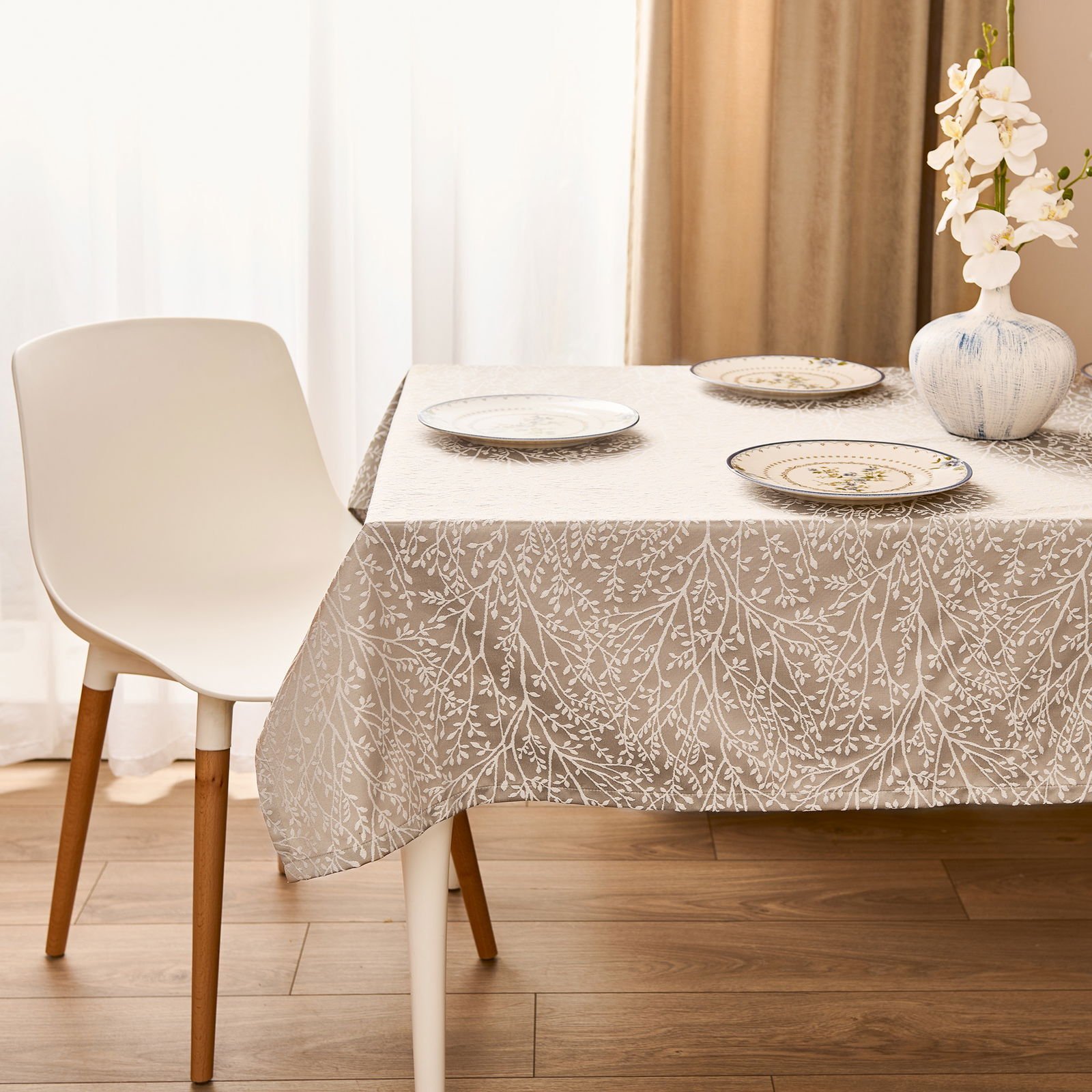 Soft Çiçekli Masa Örtüsü - Bej - 140x140 cm